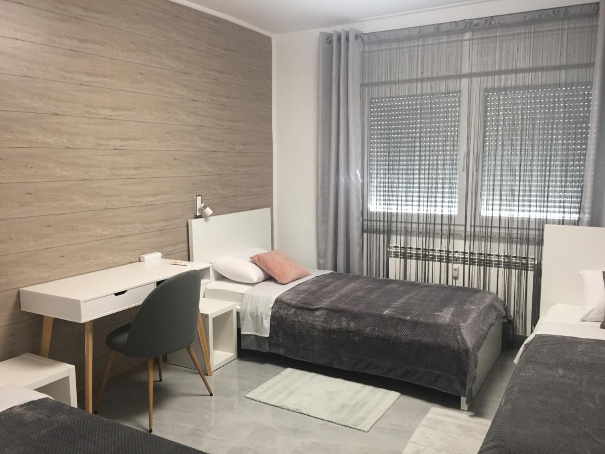 Apartman Sonas 2 With Free Private Parking Карловац Экстерьер фото