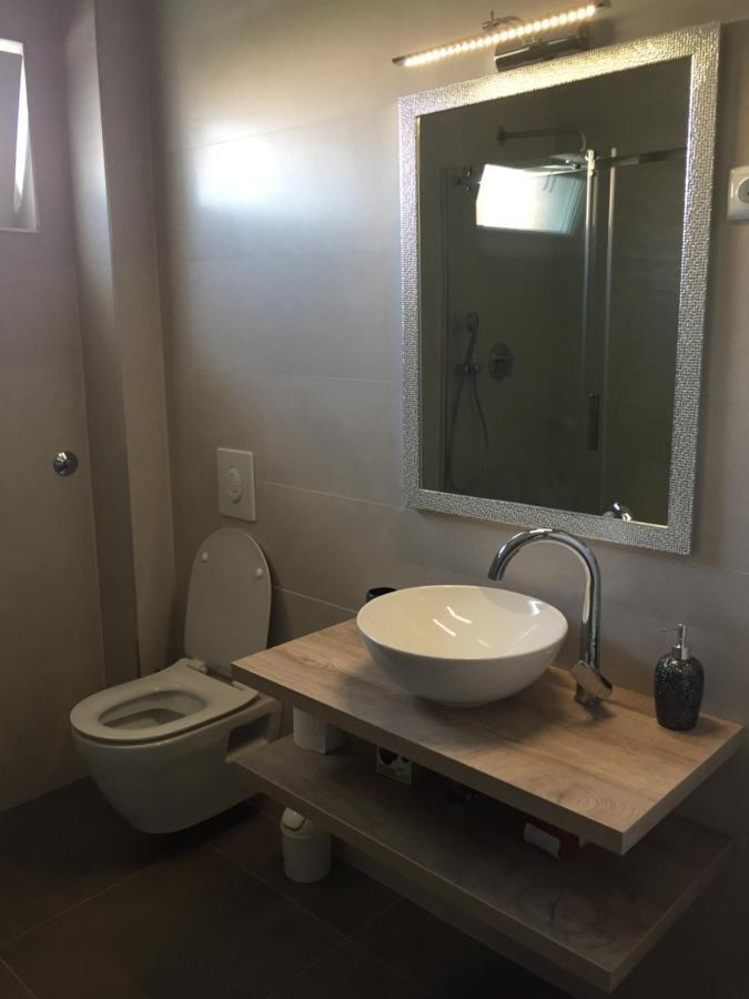 Apartman Sonas 2 With Free Private Parking Карловац Экстерьер фото